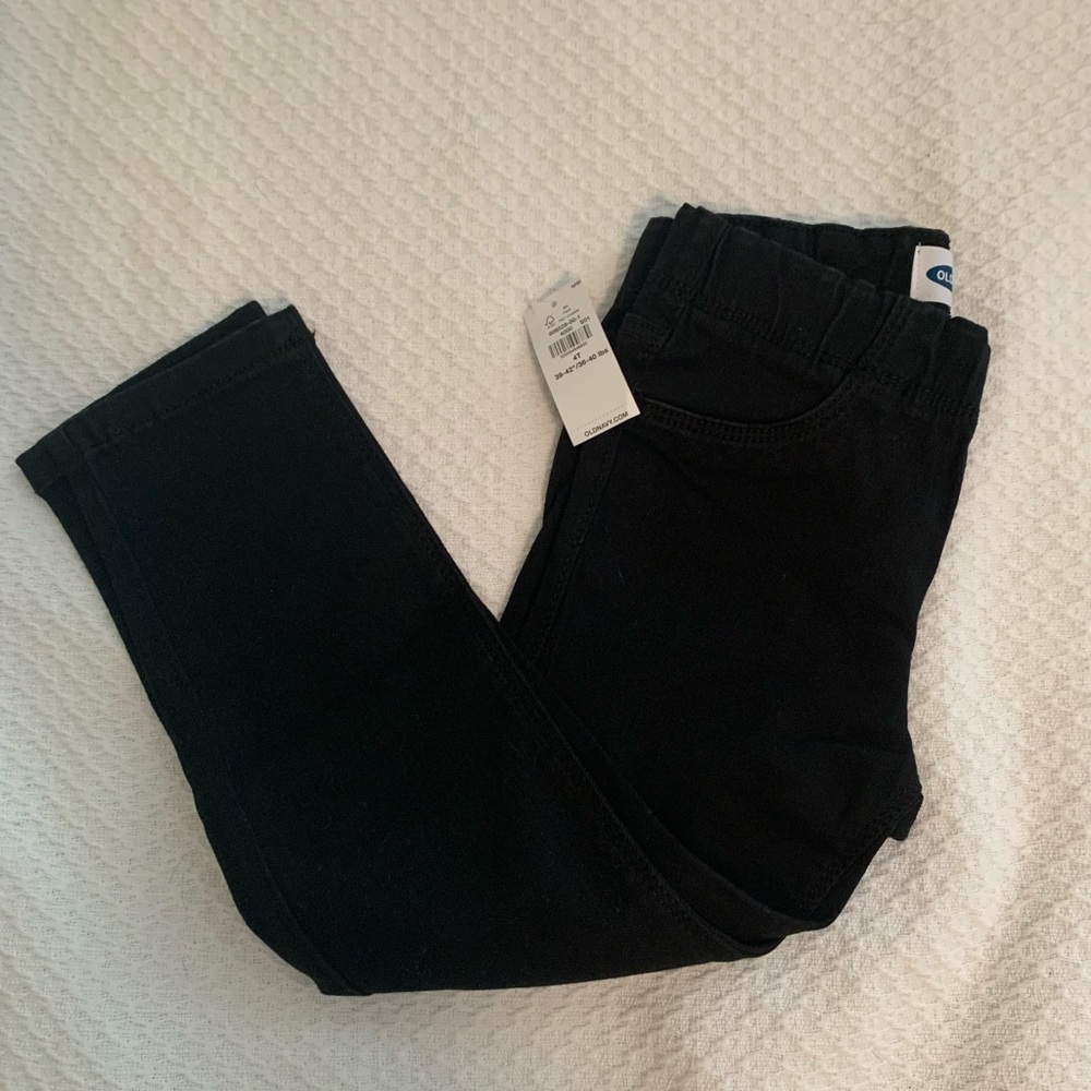 Old Navy Black Denim Jeggin.
Sz 4 T
NWT